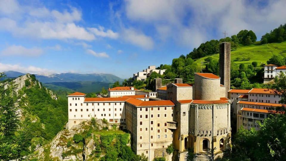 Hotel Loiola 아스페이티아 외부 사진